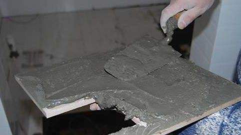 铺瓷砖用瓷砖胶好还是水泥贴瓷砖好 瓷砖胶优缺点有哪些